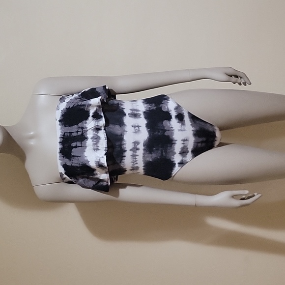 Love, fire tiedye one piece - Picture 4 of 5